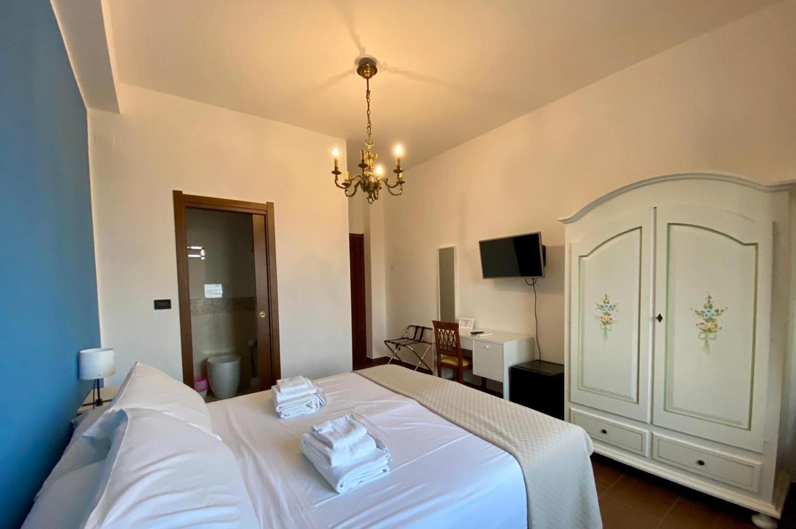 Panoramic Rooms Bed & Breakfast *